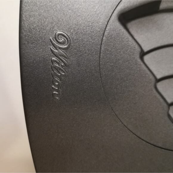 WILTON Christmas Treats Made Simple Holiday Shapes Cookie Pan Gifts Bakeware - Picture 5 of 5